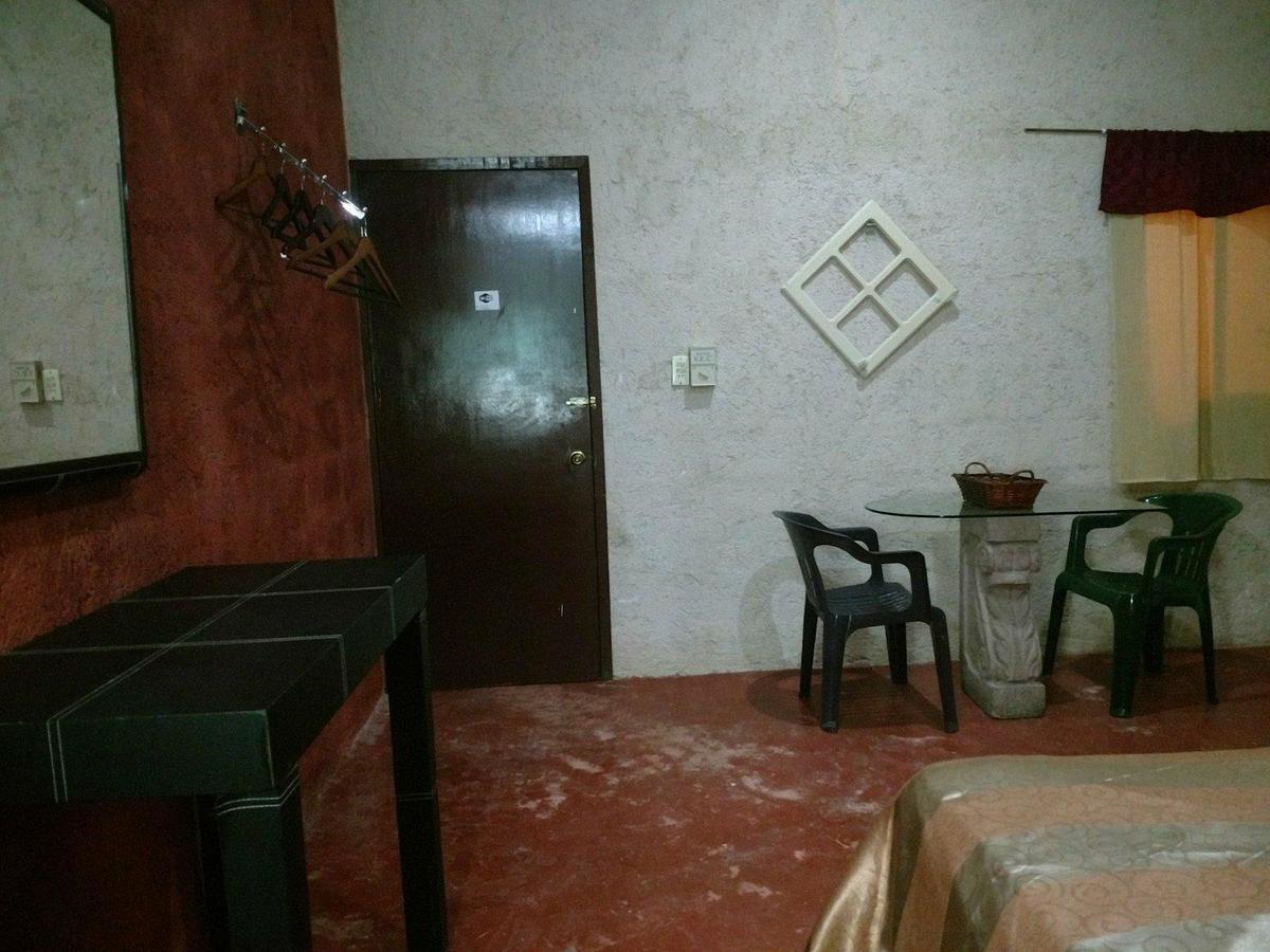 Casa Mexicana Apartment Валядолид Екстериор снимка