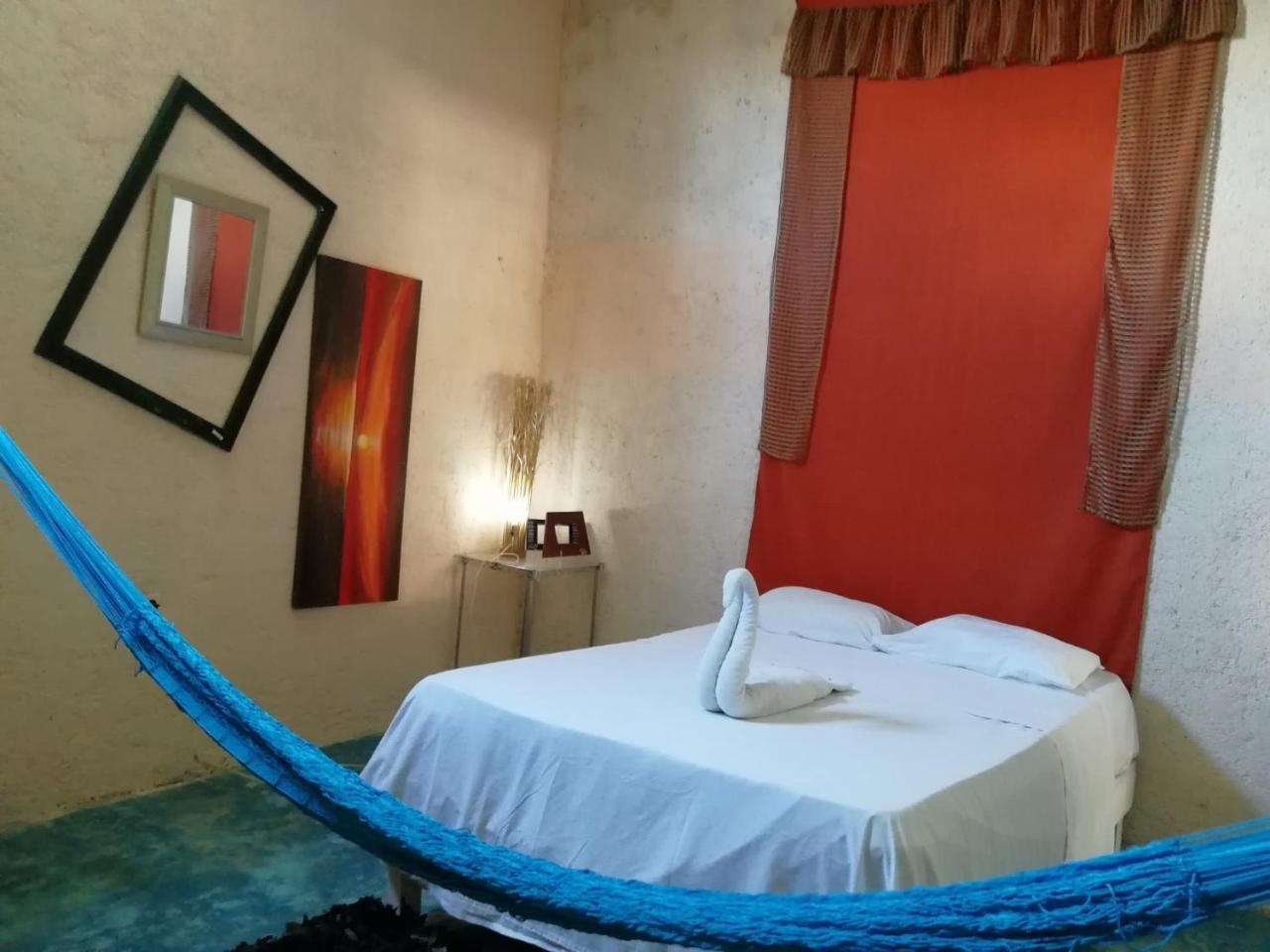 Casa Mexicana Apartment Валядолид Екстериор снимка